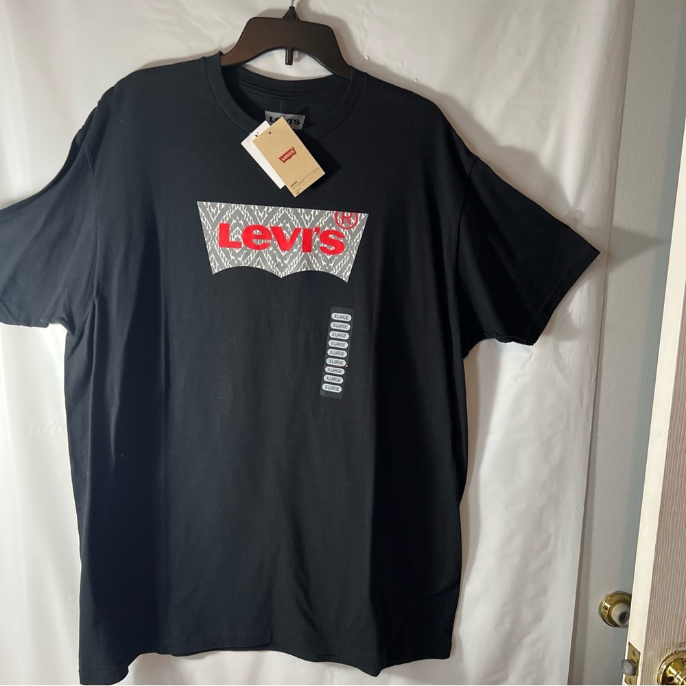 Levi’s Strauss men’s black XL tshirt